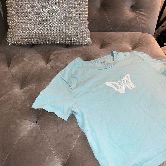 LEVIS tee shirt - Picture 1 of 3